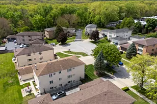 11201 S Helena Dr, Palos Hills, IL 60465 - Photo 3