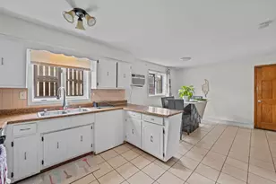 11201 S Helena Dr, Palos Hills, IL 60465 - Photo 41