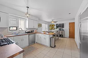11201 S Helena Dr, Palos Hills, IL 60465 - Photo 27