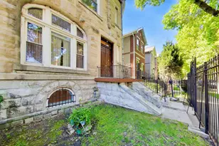 3640 S Prairie Ave, Chicago, IL 60653 - Photo 3