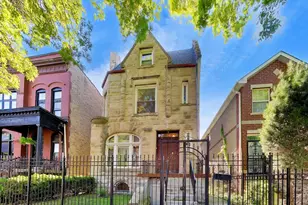 3640 S Prairie Ave, Chicago, IL 60653 - Photo 1