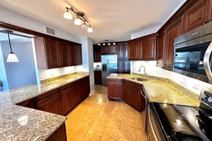 141 N La Grange Rd, La Grange, IL 60525 - Photo 3