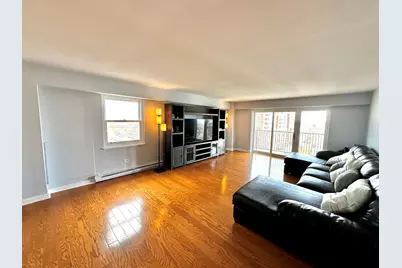 141 N La Grange Road #702, La Grange, IL 60525 - Photo 5