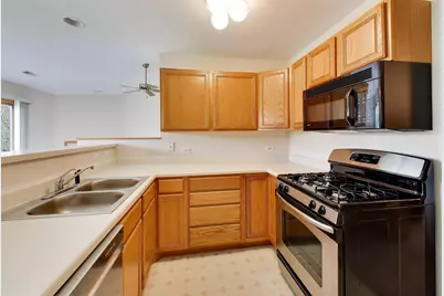 365 Stonington Place #365, South Elgin, IL 60177 - Photo 7