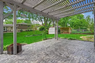 7724 Knottingham Ln, Downers Grove, IL 60516 - Photo 31