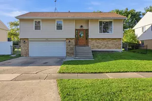 412 Sherwood Dr, Streamwood, IL 60107 - Photo 1