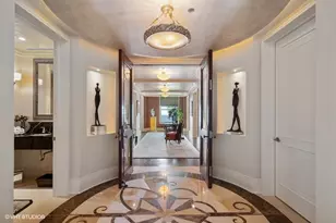 159 E Walton Pl, Chicago, IL 60611 - Photo 9