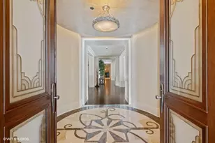 159 E Walton Pl, Chicago, IL 60611 - Photo 7