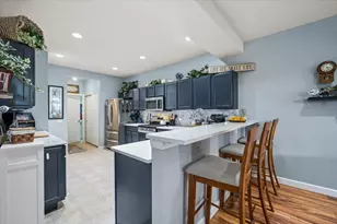 640 Schumann St, Woodstock, IL 60098 - Photo 5