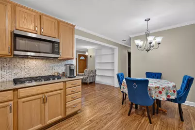 183 Sunset Drive, Carpentersville, IL 60110 - Photo 11