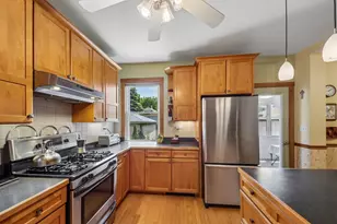 4033 W Wellington Ave, Chicago, IL 60641 - Photo 7