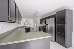 2290 Scott Ln, Aurora, IL 60502 - Photo 13