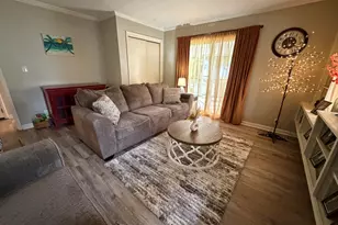 438 Anderson St, Centralia, IL 62801 - Photo 9
