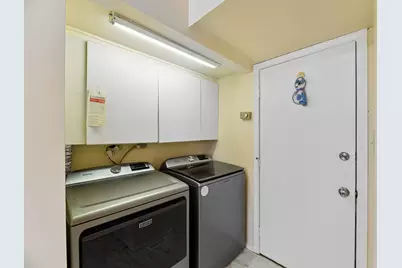19726 Lake Shore Drive Court, Lynwood, IL 60411 - Photo 11