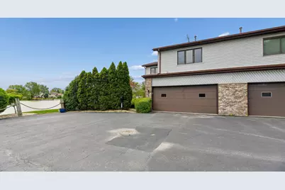 19726 Lake Shore Drive Court, Lynwood, IL 60411 - Photo 3