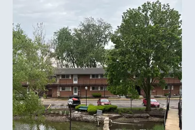 1840 W Hatherleigh Court #2D, Mount Prospect, IL 60056 - Photo 1