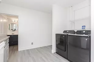 107 S Morris Ave, Bloomington, IL 61701 - Photo 19