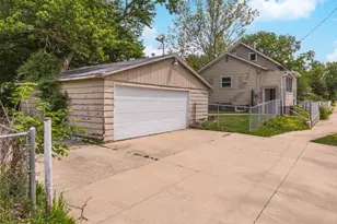 107 S Morris Ave, Bloomington, IL 61701 - Photo 31