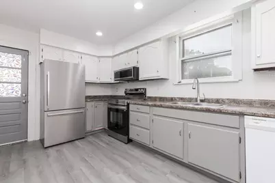 107 S Morris Avenue, Bloomington, IL 61701 - Photo 17