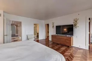 100 E Huron St, Chicago, IL 60611 - Photo 17
