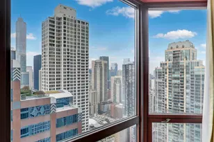 100 E Huron St, Chicago, IL 60611 - Photo 27