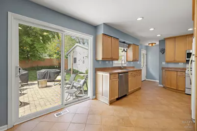 725 E Eisenhower Avenue, Palatine, IL 60074 - Photo 15