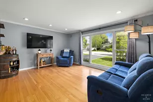 725 E Eisenhower Ave, Palatine, IL 60074 - Photo 11