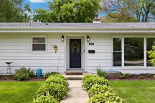 725 E Eisenhower Ave, Palatine, IL 60074 - Photo 1