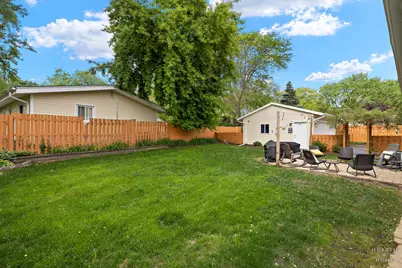 725 E Eisenhower Avenue, Palatine, IL 60074 - Photo 7