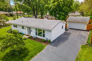 725 E Eisenhower Ave, Palatine, IL 60074 - Photo 3