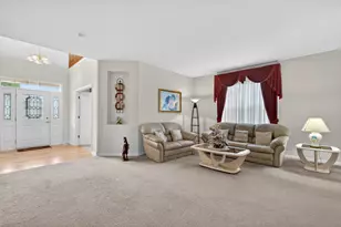 326 Copper Springs Ln, Elgin, IL 60124 - Photo 3