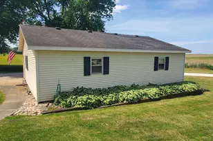 3135 E 2780 North Rd, Donovan, IL 60931 - Photo 13
