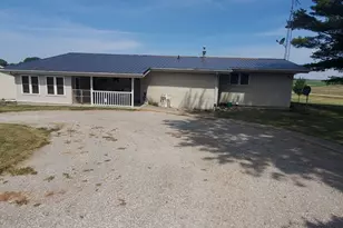 3135 E 2780 North Rd, Donovan, IL 60931 - Photo 7