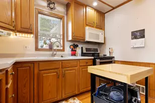 1421 Garfield Ave, Belvidere, IL 61008 - Photo 9
