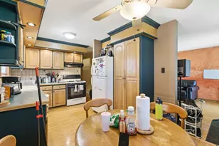 7433 W 114th St, Worth, IL 60482 - Photo 5