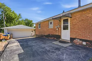 7433 W 114th St, Worth, IL 60482 - Photo 17