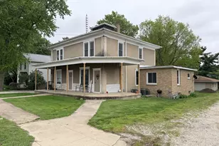 304 Pontiac St, Tonica, IL 61370 - Photo 1