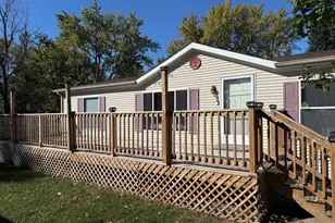 409 E Wood Ln, Belvidere, IL 61008 - Photo 1