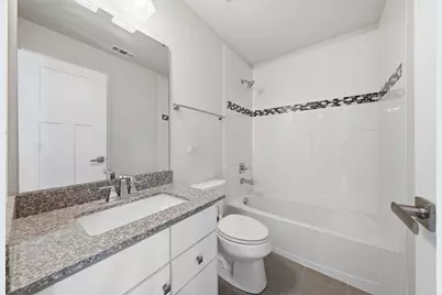 72 Nicholas Drive E, Des Plaines, IL 60016 - Photo 31