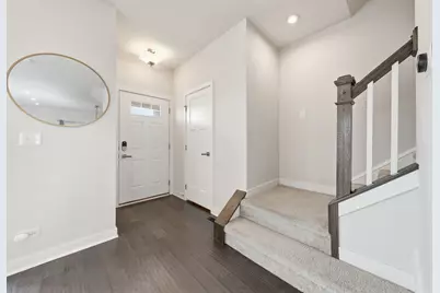 72 Nicholas Drive E, Des Plaines, IL 60016 - Photo 7