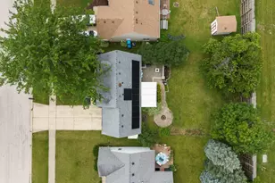 888 Shady Ln, Aurora, IL 60506 - Photo 23