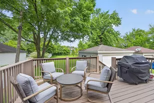 380 Selborne Rd, Riverside, IL 60546 - Photo 3