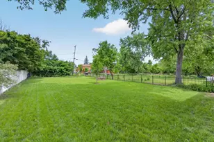 380 Selborne Rd, Riverside, IL 60546 - Photo 5