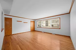 8610 W Summerdale Ave, Chicago, IL 60656 - Photo 5