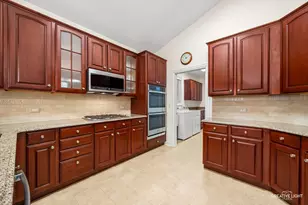 2311 Woodglen Ct, Aurora, IL 60502 - Photo 11
