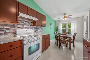 1101 Yorkshire Ct, Elgin, IL 60120 - Photo 15