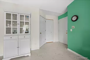 1101 Yorkshire Ct, Elgin, IL 60120 - Photo 7