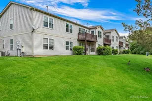 1101 Yorkshire Ct, Elgin, IL 60120 - Photo 33