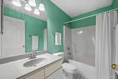 1101 Yorkshire Court #D, Elgin, IL 60120 - Photo 27