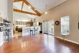 824 Stables Ct, Highwood, IL 60040 - Photo 13
